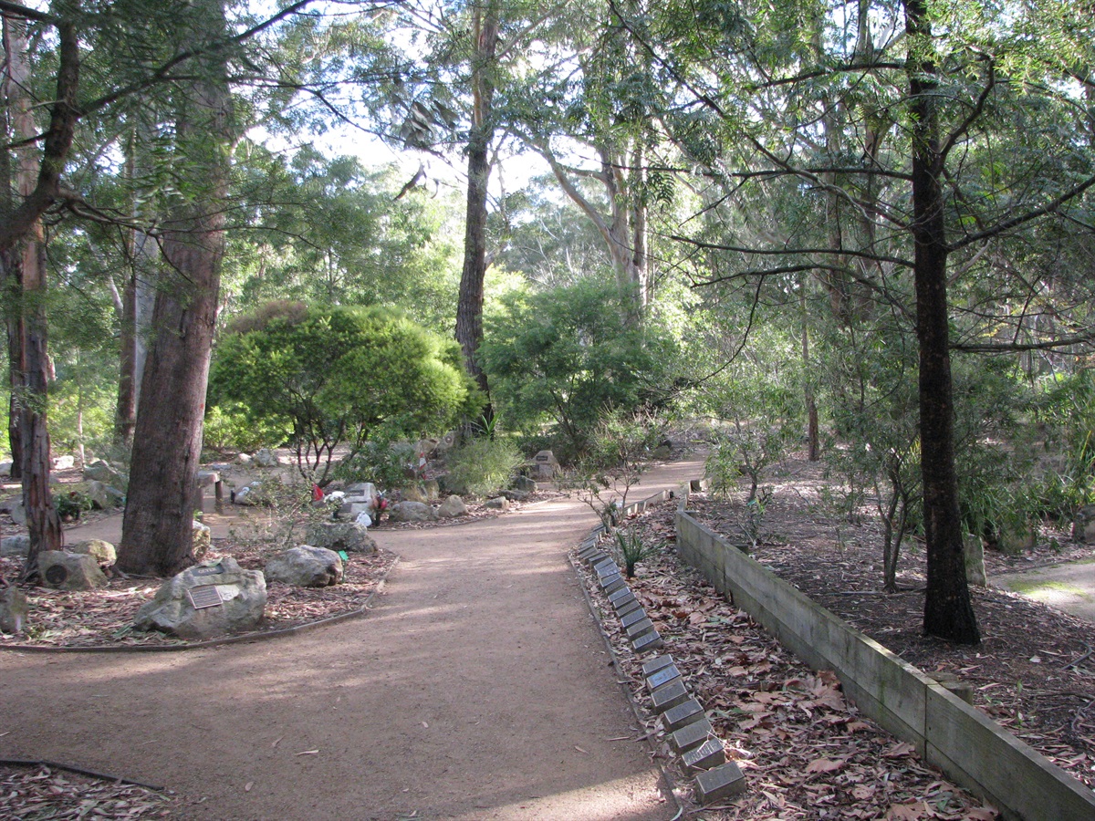 Bushwalk garden | Shoalhaven Bereavement Services